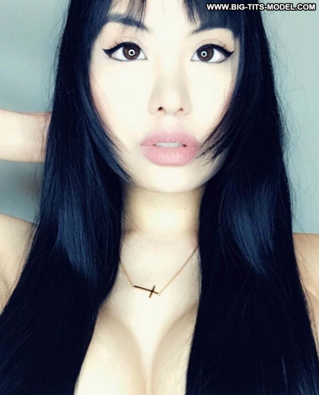 959-maya-li-asian-hot-instagram-brunette-asian-girl-influencer-image